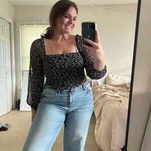 Fitted Cropped Black Women's Top